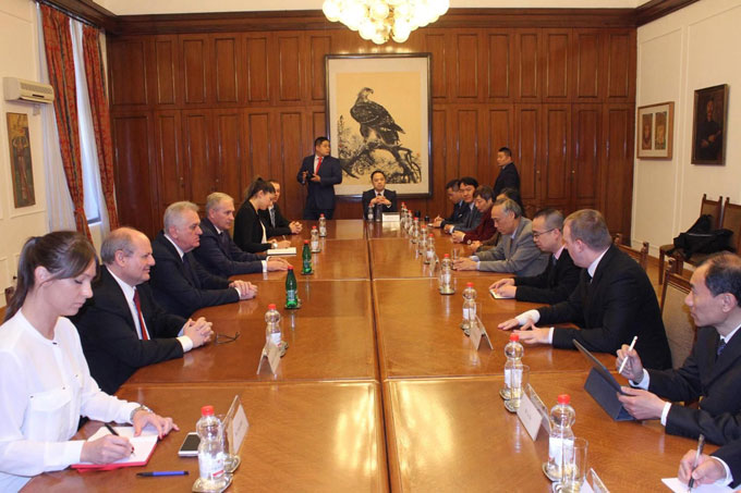 President Nikolić called on Chinese entrepreneurs to continue investing in Serbian cities