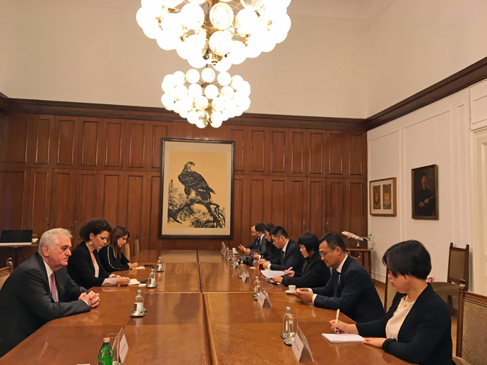  Council President Nikolić talks to the government and economic delegates from the City of Wuxi 