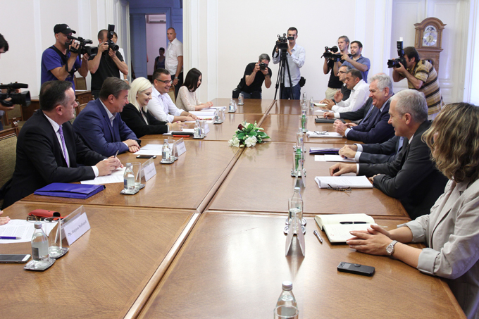 Председник Националног савета за координацију сарадње са Руском Федерацијом и НР Кином Томислав Николић председавао је првом седницом Националног савета