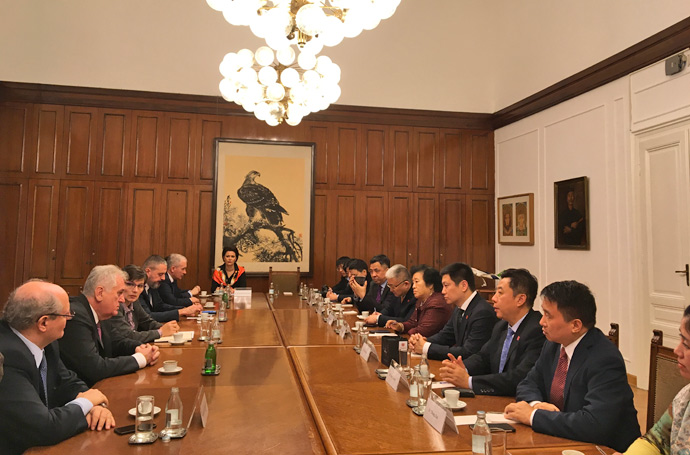  Council President Nikolić in meeting with Wan Li Think Tank delegation 