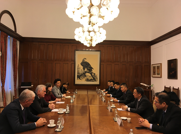  Председник Националног савета Николић разговарао је са делегацијом Кинеске инвестиционе копрорације 
