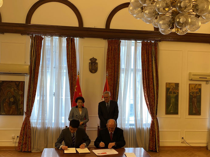  Томислав Николић прикупио донацију за грађане кинеске провинције Хубеј 